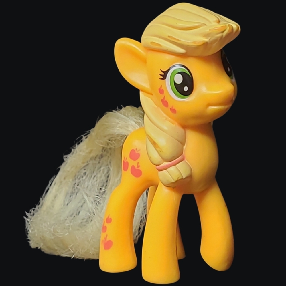 My Little Pony "Applejack" E91805X6 Collectible Figure Brushable Hair